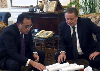 أكثر من مرة أسبوعياً .. لماذا لم يعلن مجلس الوزراء عن لقاءاته المستمرة مع البنك المركزي؟