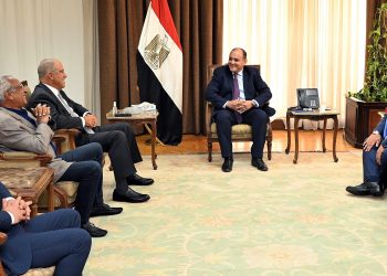 تفاصيل اجتماع وزير الصناعة مع رئيسي اتحاد الصناعات والغرف التجارية