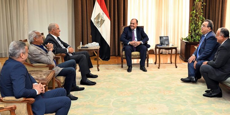 تفاصيل اجتماع وزير الصناعة مع رئيسي اتحاد الصناعات والغرف التجارية