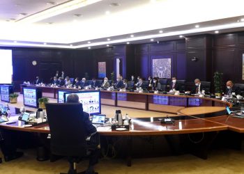 الحكومة تتحرك للحد من استخدام الأكياس البلاستيكية أحادية الاستخدام