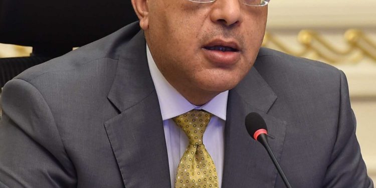 رئيس الوزراء محافظ البنك المركزي