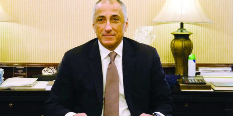 البنك المركزي يكشف حقيقة إستقالة طارق عامر