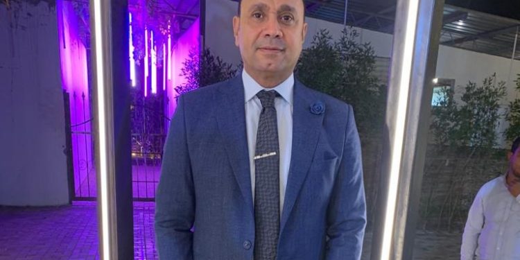 رئيس مستثمري أسوان يعرض على "الزلاط" تدشين مقر دائم لـ "التنمية الصناعية" في الجمعية