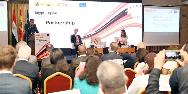 وزير الصناعة : 2.7 مليار يورو حجم التبادل التجارى بين مصر وإسبانيا في 2021