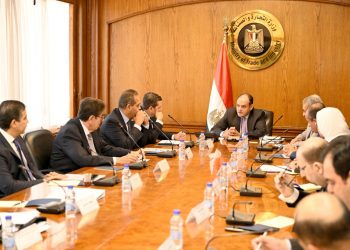 وزير الصناعة : سلسلة إجتماعات مع المجالس التصديرية بداية من الأسبوع المقبل لتنمية الصادرات