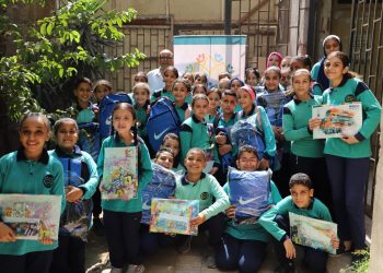"المصري للتنمية والتعليم" تكرم الطلاب المتميزين في 3 مدارس حكومية