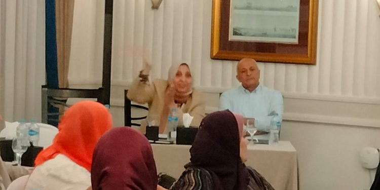 "الملابس الجاهزة" تنظم حلقة نقاشية لتعظيم دور العيادات المتنقلة في تقديم خدمات تنظيم الأسرة داخل مصانع العامرية