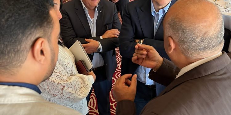 عاطف عبد اللطيف يكشف تفاصيل لقاء وزير السياحة بمستثمري البحر الأحمر