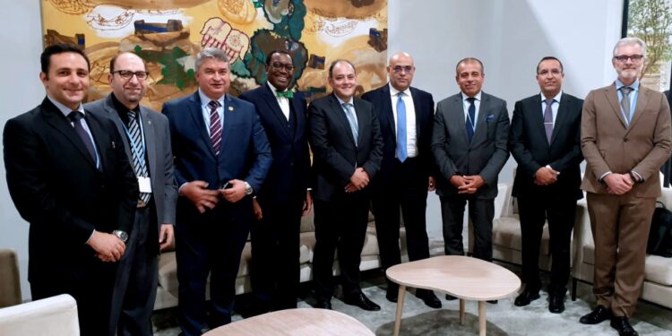 وزير الصناعة يلتقي رئيس البنك الأفريقي للتنمية لاستعراض مشروعات وبرامج البنك الحالية والمستقبلية في مصر