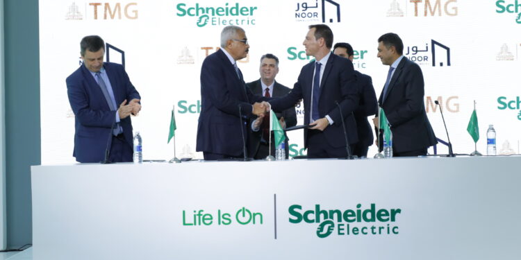 شراكة استراتيجية بين "شنايدر إلكتريك" وطلعت مصطفى في تطبيقات الاستدامة والمدن الذكية