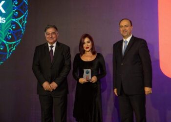 منصة باز تفوز بجائزة “الطاووس” خلال المنتدى العالمي للتواصل الاجتماعي في الأردن