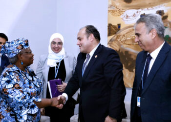 وزير الصناعة يبحث مع مدير عام منظمة التجارة العالمية تحديات أزمة الأمن الغذائى