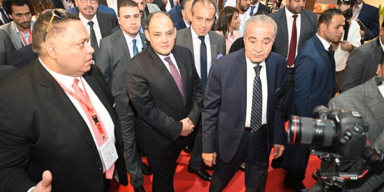 بمشاركة 700 شركة و500 مشترى دولى .. وزيرا التموين والصناعة يفتتحان فعاليات معرض فوود افريكا للصناعات الغذائية