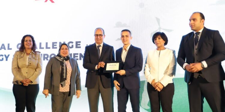 إكسون موبيل مصر و” مصر الخير” تحتفلان بتخريج 4 فرق رائدة في برنامج “التحدي المجتمعي لحلول البيئة والطاقة”