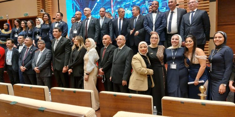 بالصور .. 400 مستثمرا محلياً واجنبيا يستعرضون فرص الإستثمار المشترك خلال مؤتمر «GASB»