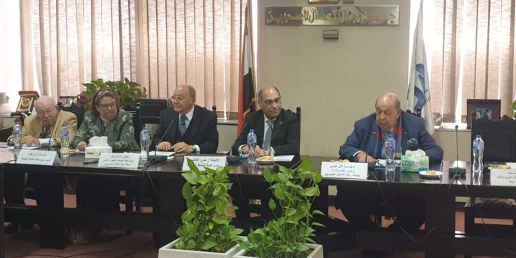 رئيس "التنشيط السياحي" يعرض استراتيجية الهيئة على أعضاء لجنة السياحة والطيران في "رجال الأعمال"