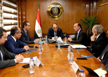 تفاصيل اجتماع وزير الصناعة مع رؤساء المجالس التصديرية لبحث زيادة الصادرات