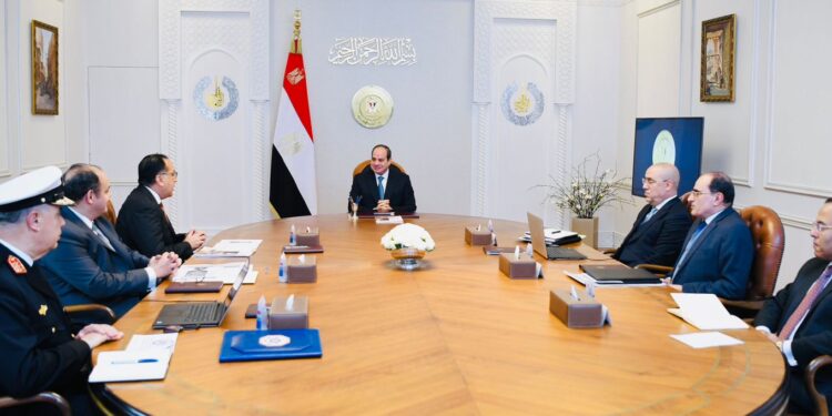 تفاصيل اجتماع السيسي مع رئيس الوزراء لحل مشكلات القطاع الصناعي