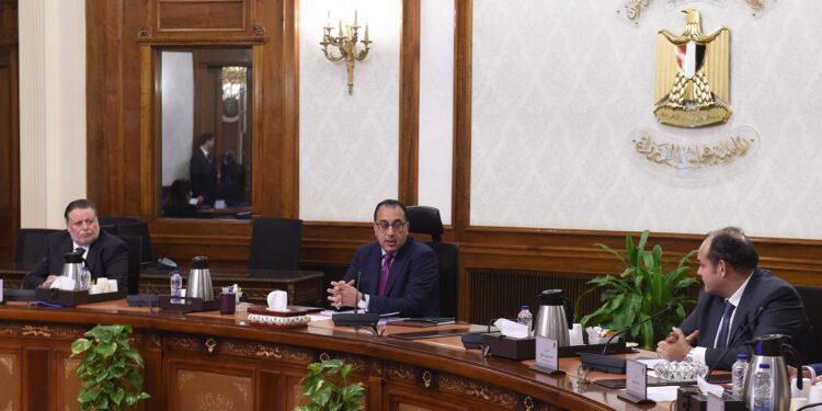 رئيس الوزراء : نعمل على انتظام سير منظومة الشحن المُسبق لتيسير إجراءات الإفراج عن السلع