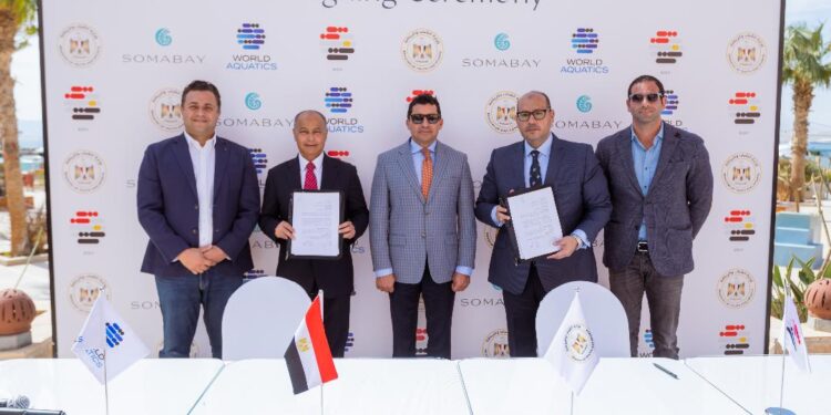 وزير الرياضة يشهد مراسم توقيع بروتوكولات لاستضافة مسابقات فى الرياضات المائية في سوما باي