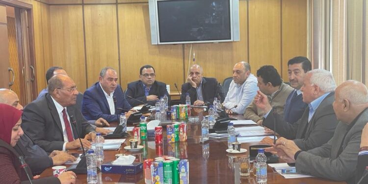 غرفة الصناعات النسيجية تطالب بإجراءات وحوافز استثنائية لمساندة ودعم القطاعات الإنتاجية