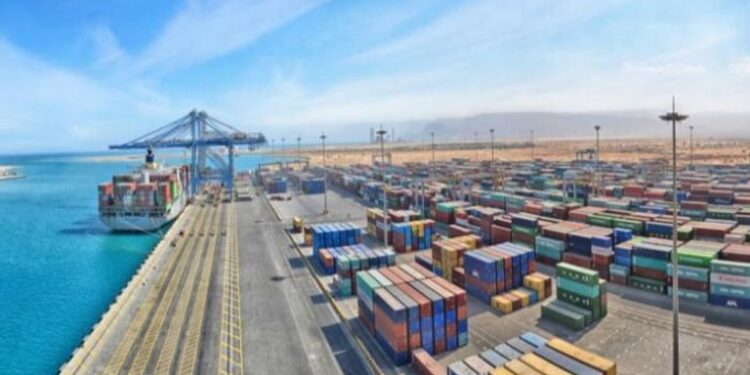 رئيس اقتصادية قناة السويس يبحث مع سفير الهند التعاون في صناعة السيارات والصناعات الدوائية