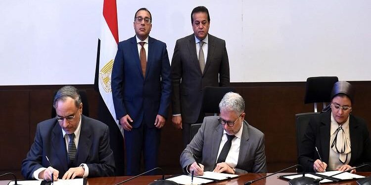 توقيع إتفاقية لإقامة وتشغيل مصنع السرنجات ذاتية التدمير والمستلزمات الطبية