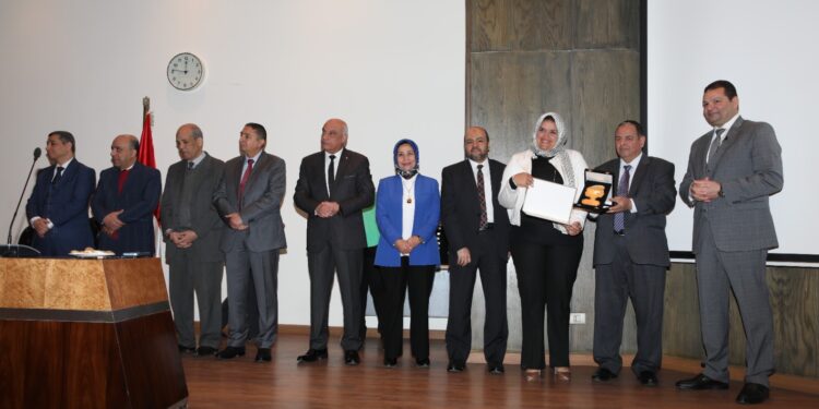 بالصور .. "المالية" تُكرم الدكتورة "نجلاء مرزوق" ضمن أكثر 30 سيدة تأثيراً بالوزارة