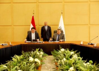 توقيع اتفاقية إنشاء مصنع تالجو لتصنيع عربات السكك الحديدية في مصر