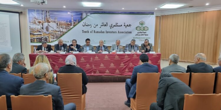 جمعية مستثمري العاشر تعرض مشكلات المستثمرين على قيادات مصلحة الضرائب