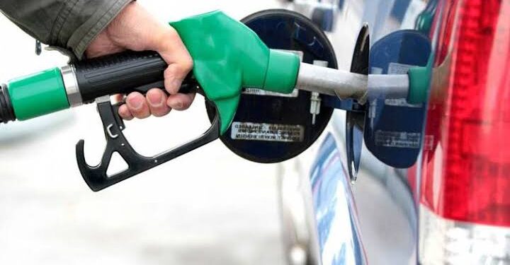البترول تعلن زيادة أسعار البنزين وغاز السيارات وتثبيت السولار