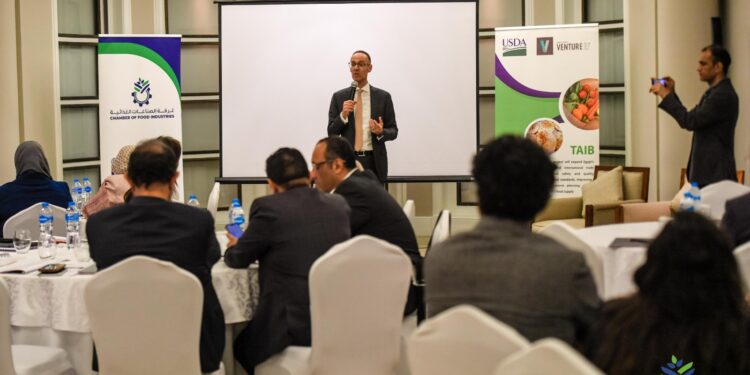 الجزايرلي : حريصون علي استمرار نهج التواصل الفعال بين المجتمع الصناعي والقطاع المؤسسي لصالح الصناعة الوطنية