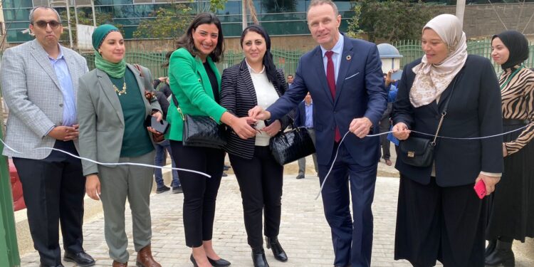 ” تحديث الصناعة” وبرنامج الأمم المتحدة الإنمائي يفتتحان محطة “طاقة شمسية” في مستشفى 57357