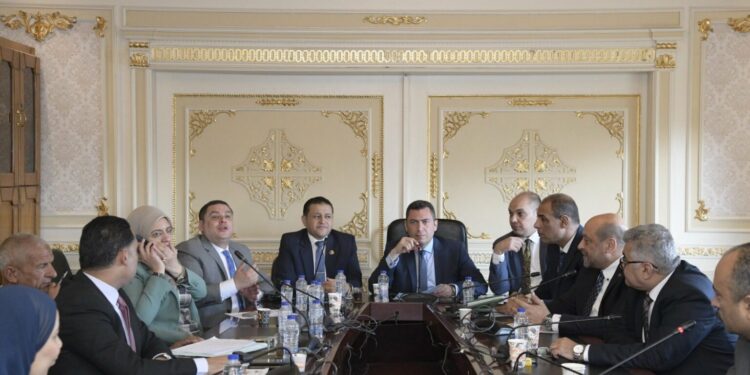 "صناعة النواب" تناقش مشكلات المنطقة الصناعية ببورسعيد وضعف البنية التحتية والخدمات