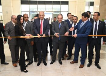 وزير الصناعة يفتتح معرضي "ايجيبت بروجيكتس" و "ويندوريكس" للزجاج