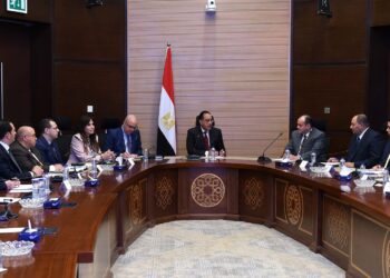 تسجيل 2029 شكوى .. مدبولي يوجه "وحدة حل مشكلات المستثمرين" بالجرأة في إزالة أي عراقيل لتحسين مناخ الاستثمار