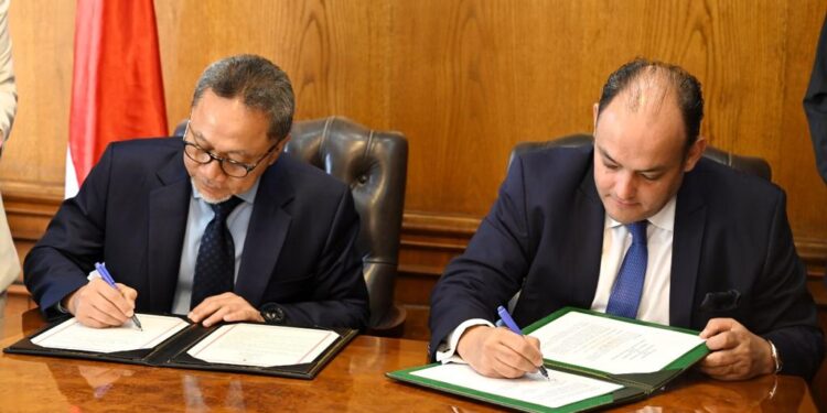 وزير الصناعة : توقيع اتفاق لإنشاء لجنة تجارية مشتركة بين مصر واندونيسيا