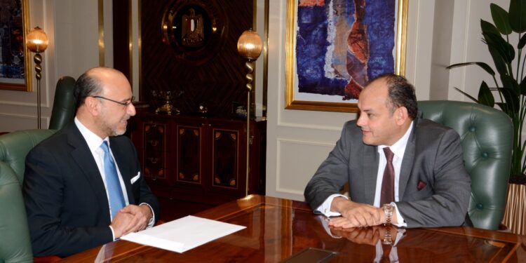 وزير الصناعة يبحث مع شركتين سعوديتين خطط التوسع في مصر في الطاقة وتحلية المياه والصناعات الغذائية