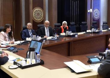 رئيس الوزراء يبحث مع مجموعة “العربي” جهود تعميق التصنيع المحلي