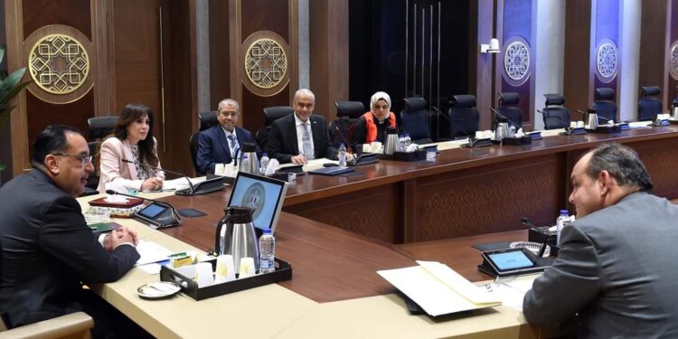 رئيس الوزراء يبحث مع مجموعة “العربي” جهود تعميق التصنيع المحلي