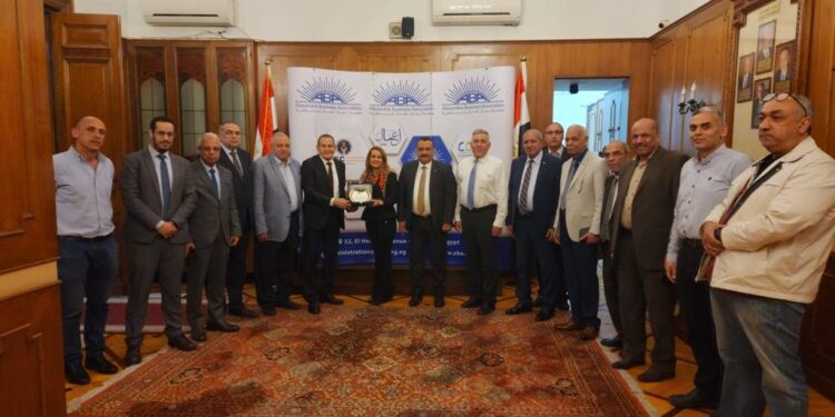 المجلس التصديري للصناعات الهندسية يستعرض خدماته مع جمعية رجال أعمال اسكندرية