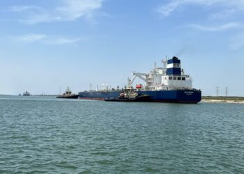 توقيع اتفاقية لإنتاج الوقود الأخضر باقتصادية قناة السويس.. باستثمارات 3 مليارات دولار