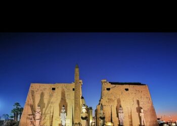 "السياحة" تتابع تنفيذ التحول الشامل للمدفوعات في الأقصر