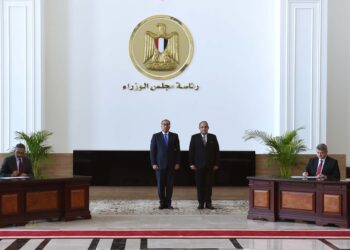 رئيس الوزراء يشهد توقيع بروتوكول تعاون لإصدار تراخيص المشروعات الصناعية داخل المناطق الحرة