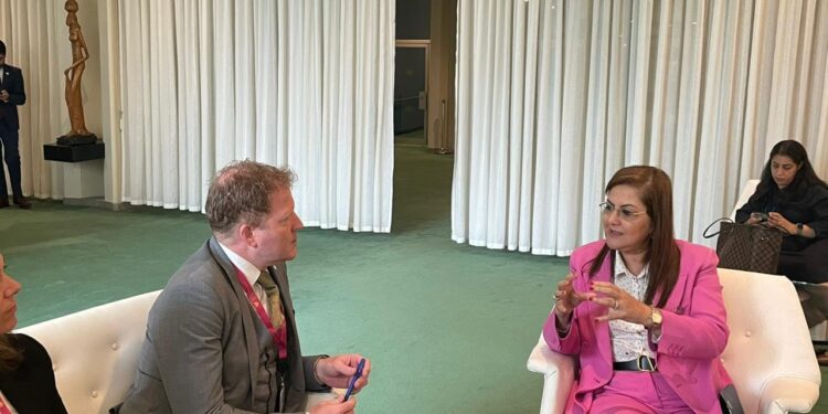 وزيرة التخطيط تبحث مع وزير الحكم المحلي النرويجي سبل التعاون في نيويورك