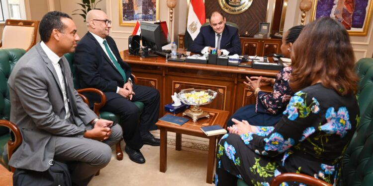 وزير الصناعة يلتقي وفد منظمة الأمم المتحدة للتنمية الصناعية “اليونيدو”