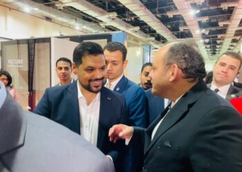 «سمارت ويندو» تشارك في فعاليات معرض Big 5 لمواد البناء والتشييد .. ووزير الصناعة يزور جناح الشركة