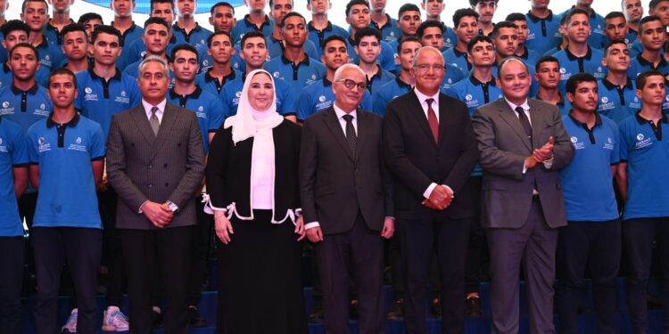 وزير الصناعة يشارك بحفل تخريج دفعة جديدة للعام الثاني على التوالي من مدرسة السويدي للتكنولوجيا التطبيقية