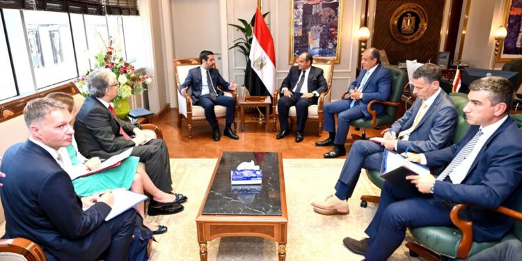 وزير الصناعة : 42.5% زيادة في معدلات التبادل التجاري بين مصر وصربيا خلال العام الماضي