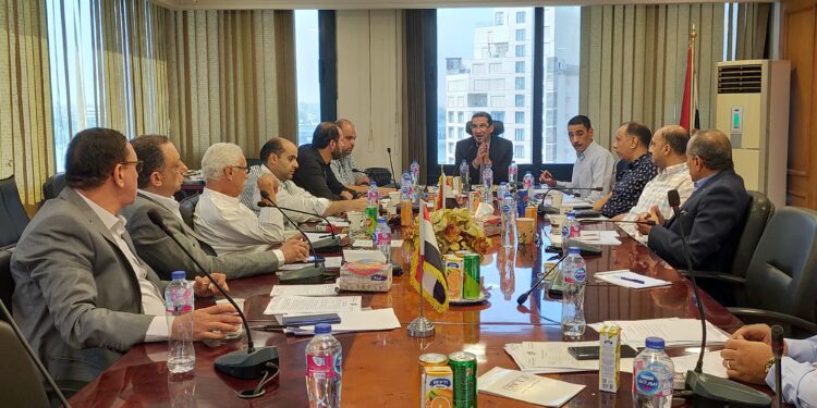 «صناعة الجلود» تطالب باجتماع عاجل مع رئيس مصلحة الجمارك للقضاء علي تهريب الأحذية والفوندي